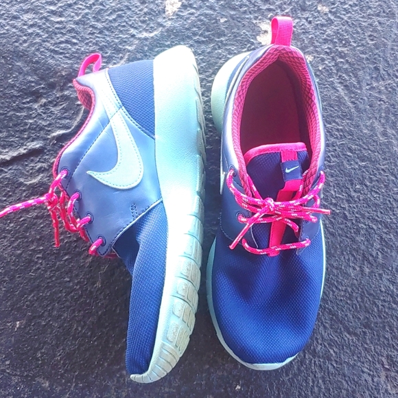 Nike Youth Roche Sneaker Size 6Y - Picture 7 of 8